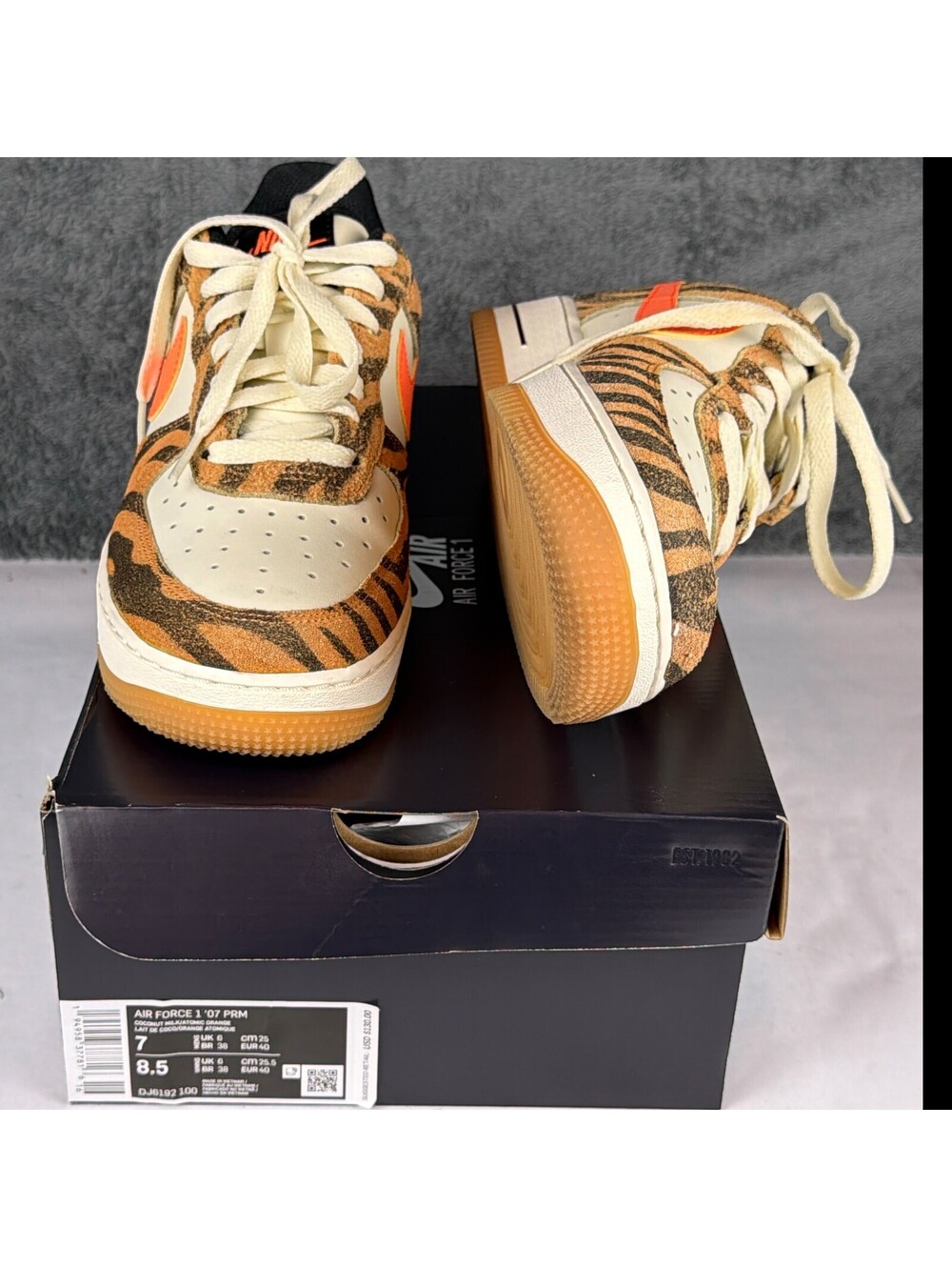 NIKE AIR FORCE 1 07 PRM DAKTARI STRIPES COCONUT MILK ATOMIC DJ6192-100 M7/W8.5